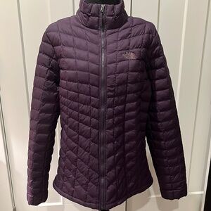 The North Face Thermoball Women'sJacket in eggplant (purple)
